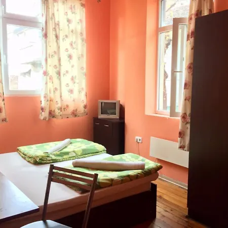 Vandrerhjem Elegance On A Budget - For Rent In Center