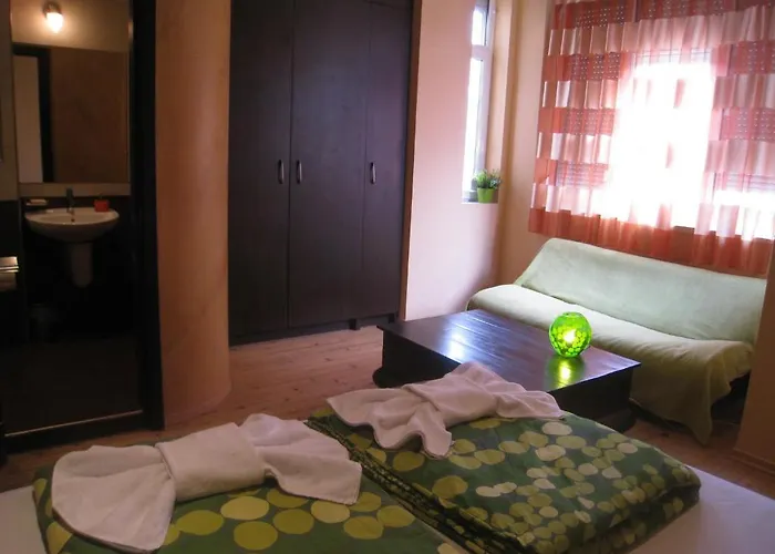 אכסניה Elegance On A Budget - For Rent In Center