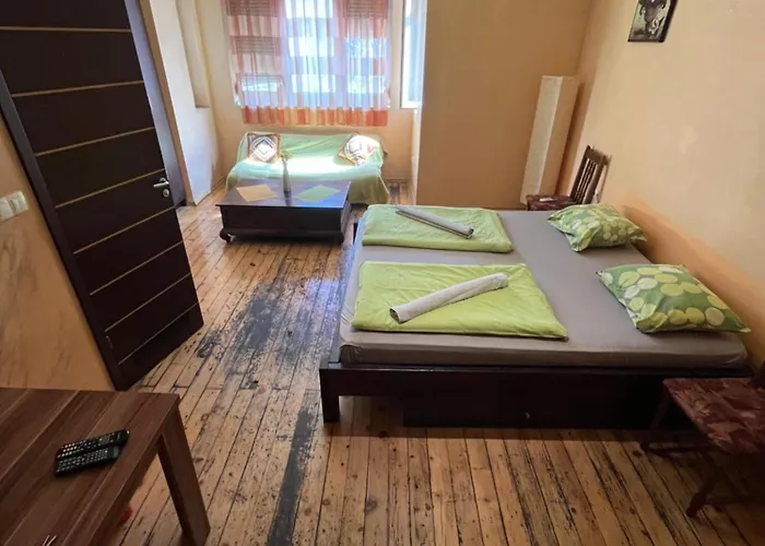 Elegance On A Budget - For Rent In Center סופיה