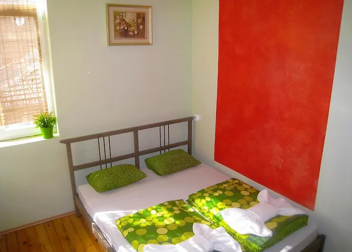 אכסניה Elegance On A Budget - For Rent In Center *