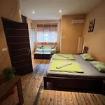 Hostel Elegance On A Budget - For Rent In Center Szófia