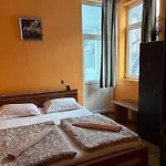 Elegance On A Budget - For Rent In Center Ostello Sofia