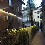 Elegance On A Budget - For Rent In Center Hostel *