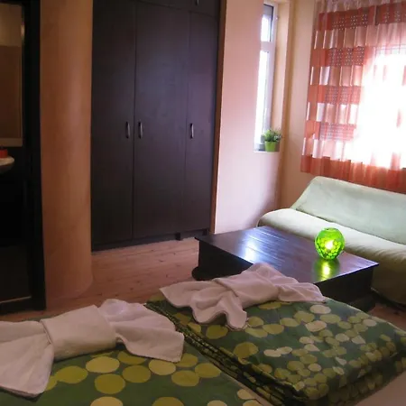 Hostel Elegance On A Budget - For Rent In Center