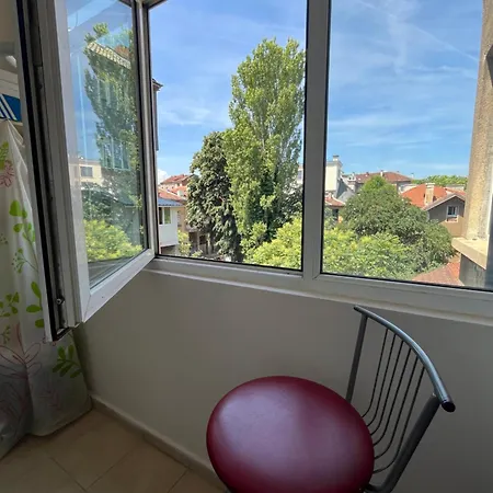 Elegance On A Budget - For Rent In Center Vandrerhjem Sofia