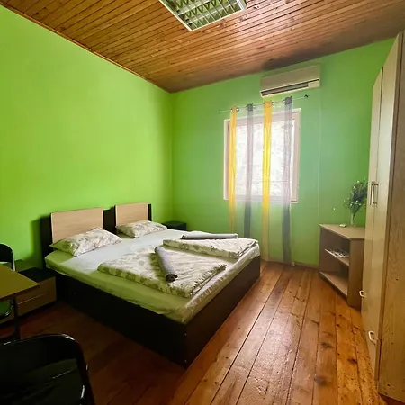 Vandrerhjem Elegance On A Budget - For Rent In Center