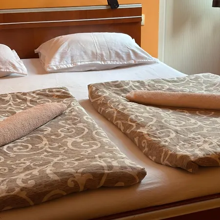 Elegance On A Budget - For Rent In Center Ostello Sofia