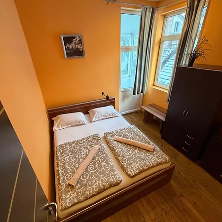 Ostello Elegance On A Budget - For Rent In Center *