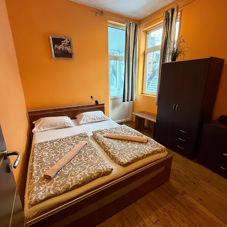 Хостел Elegance On A Budget - For Rent In Center *