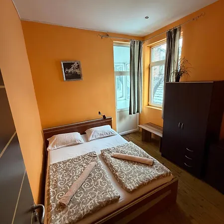 Elegance On A Budget - For Rent In Center *