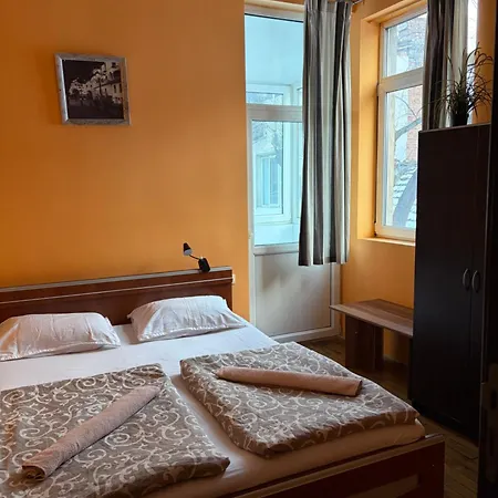 Elegance On A Budget - For Rent In Center Хостел София