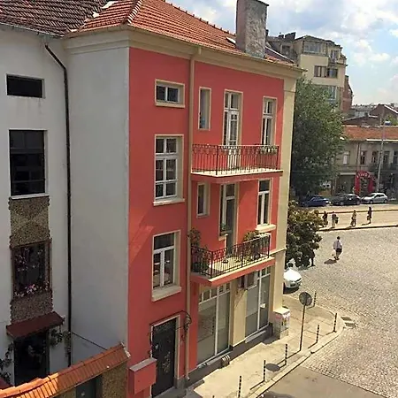 Elegance On A Budget - For Rent In Center Ostello *