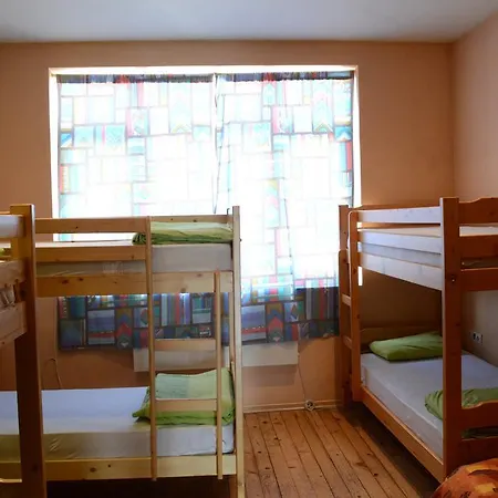 Albergue Elegance On A Budget - For Rent In Center Sófia