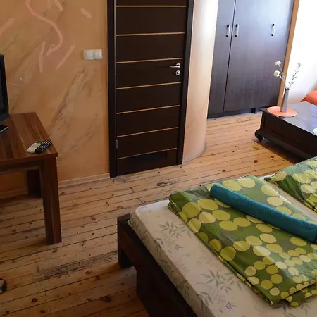 Vandrarhem Elegance On A Budget - For Rent In Center Sofia