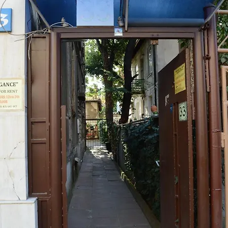 Vandrerhjem Elegance On A Budget - For Rent In Center Sofia
