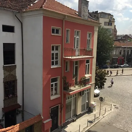 Elegance On A Budget - For Rent In Center *