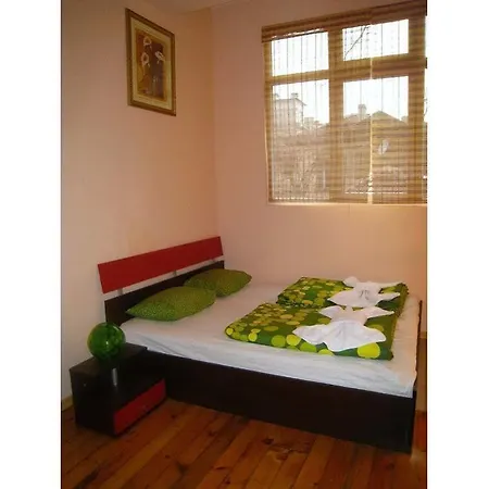 Elegance On A Budget - For Rent In Center Vandrarhem Sofia