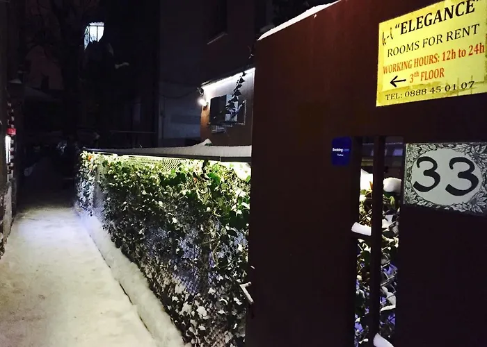 Elegance On A Budget - For Rent In Center Hostel *