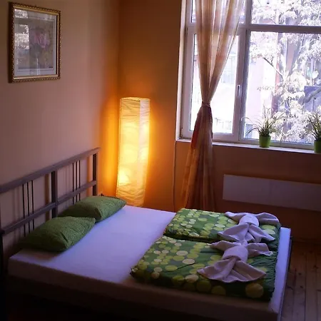 Hostel Elegance On A Budget - For Rent In Center