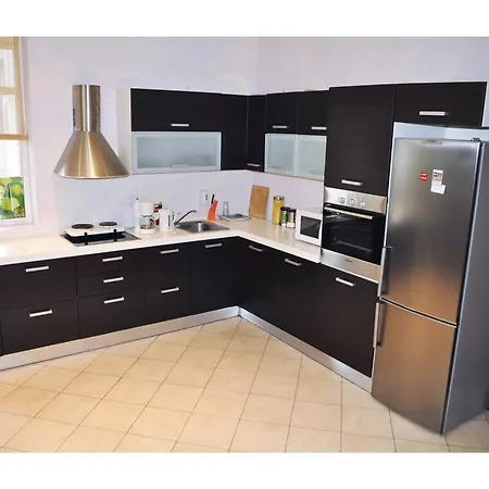 Hostel Elegance On A Budget - For Rent In Center