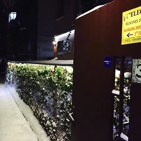 Elegance On A Budget - For Rent In Center Hostel *