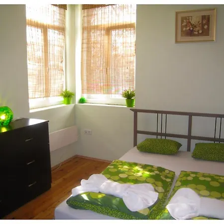 Elegance On A Budget - For Rent In Center Sófia