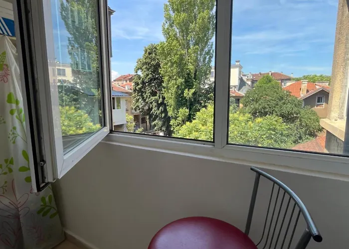 Elegance On A Budget - For Rent In Center 호스텔 소피아