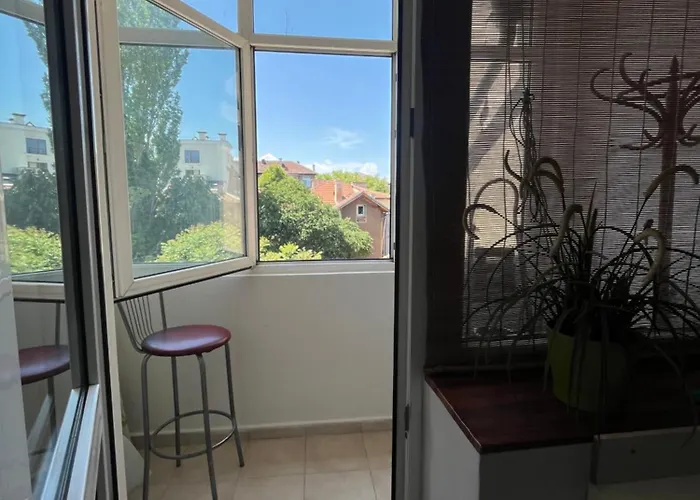 Elegance On A Budget - For Rent In Center * 소피아