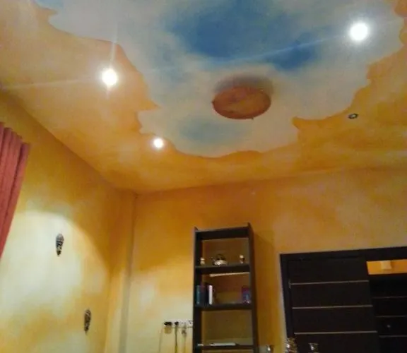 호스텔 Elegance On A Budget - For Rent In Center