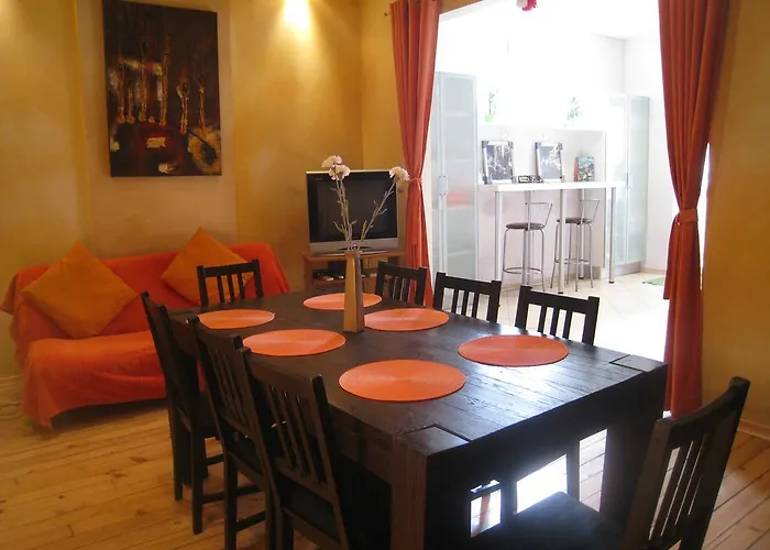 Elegance On A Budget - For Rent In Center 호스텔 소피아