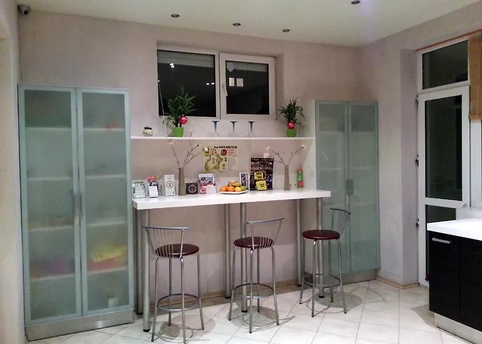 호스텔 Elegance On A Budget - For Rent In Center
